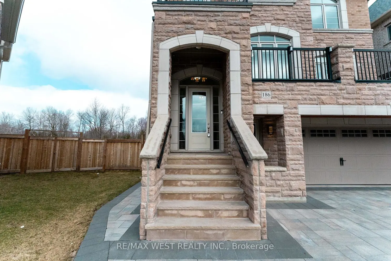186 Bralorne Trail