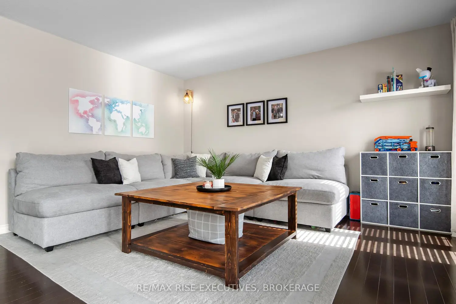 2658 Delmar Street photo 5
