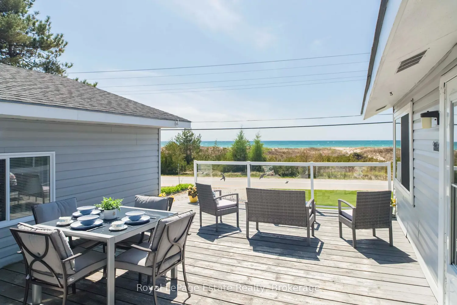 1021 Lakeshore Boulevard photo 3
