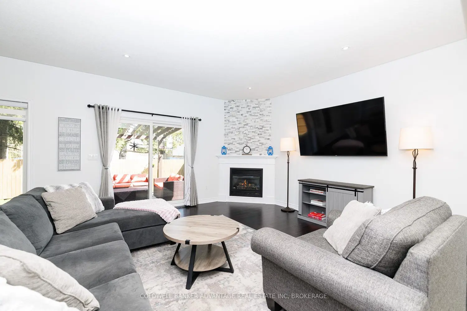 395 Michael Drive photo 2