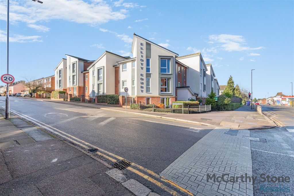 Additional image 23 of 2 bed flat for saleElliott Court, High Street North, Dunstable LU6