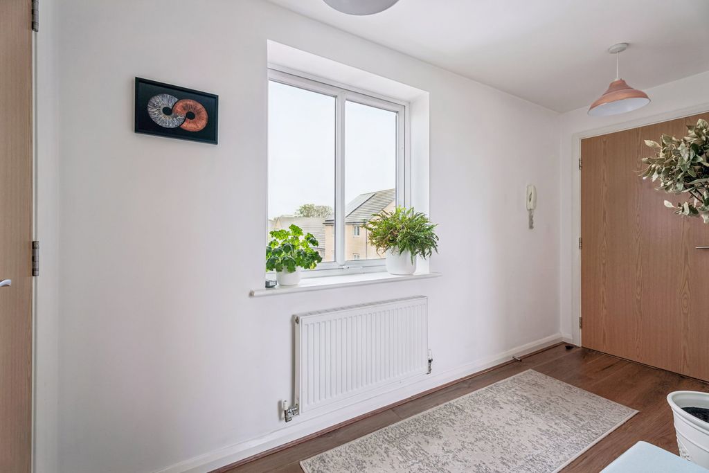 Additional image 6 of 2 bed flat for saleHolly Acre, Dunstable LU5