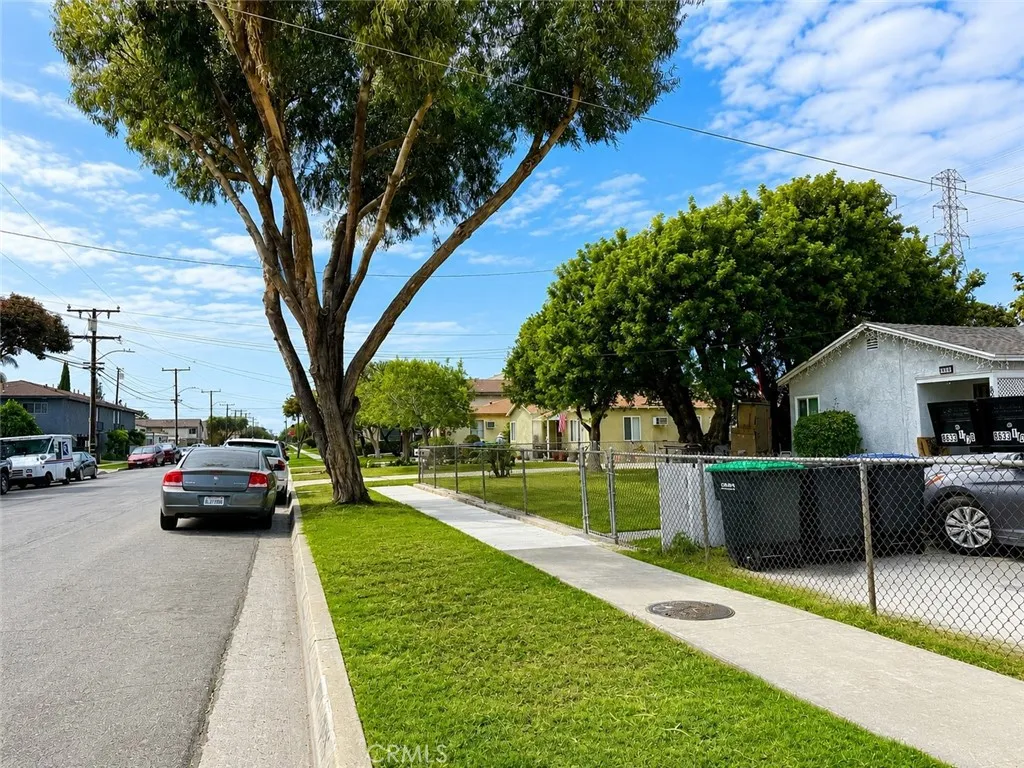 8633 Park Street Unit 1/2, Bellflower, CA 90706