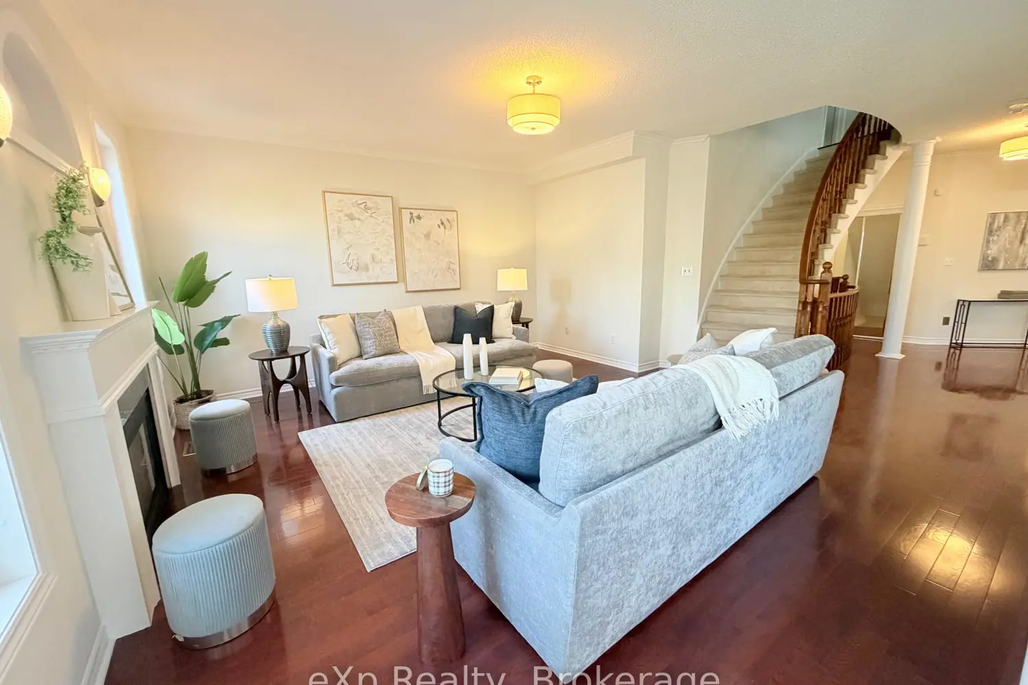 371 Carnwith Drive photo 4