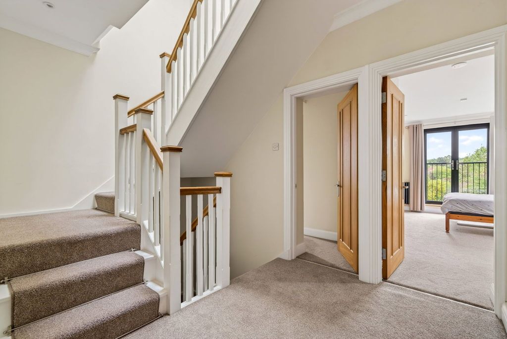 Additional image 26 of 6 bed detached house for saleWalkfield Drive, Epsom KT18