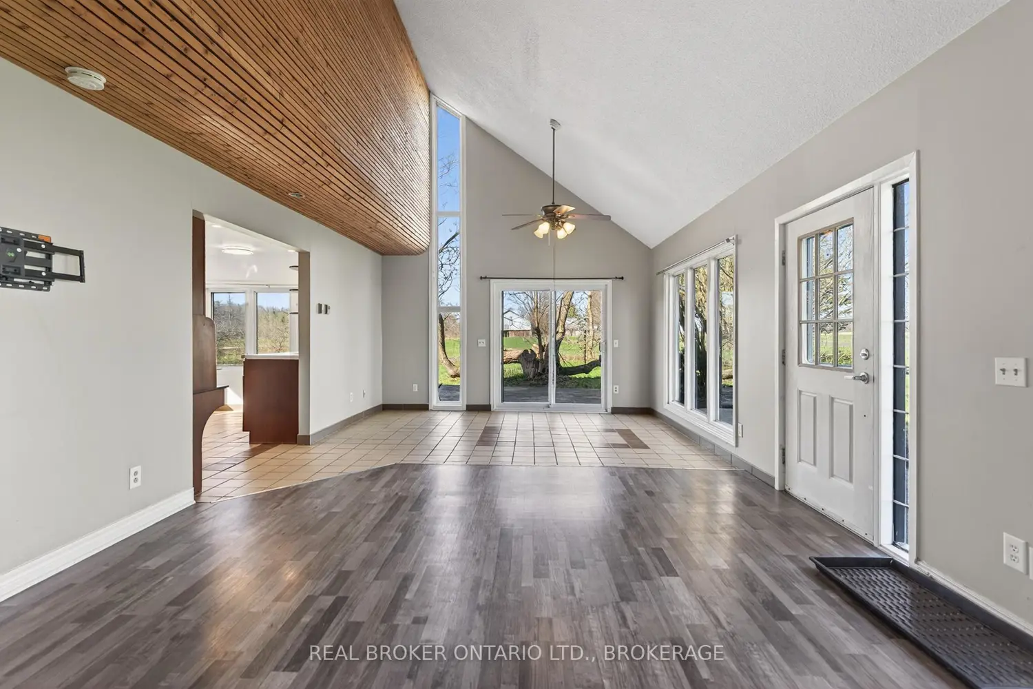 2268 Mcintyre Road photo 4