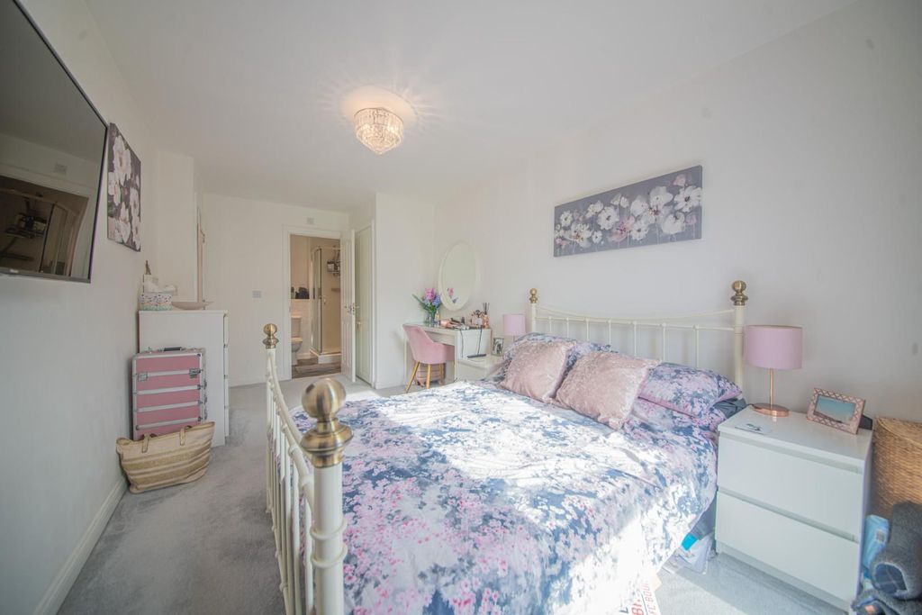 Additional image 12 of 2 bed flat for saleDakota Way, Eastleigh SO50