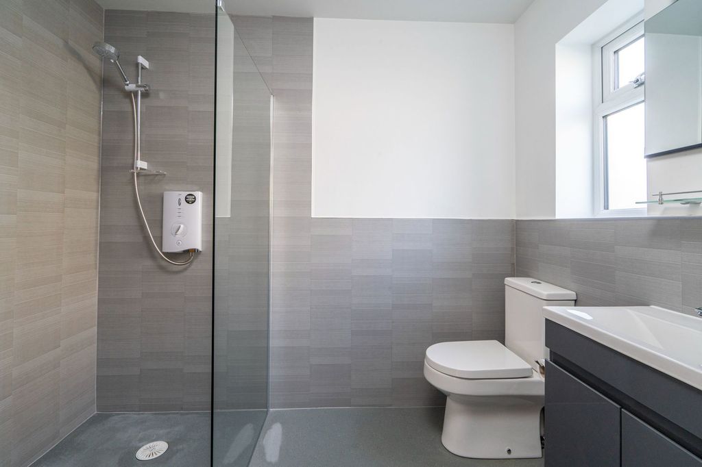 Additional image 17 of 4 bed semi-detached house for saleLancot Drive, Dunstable LU6