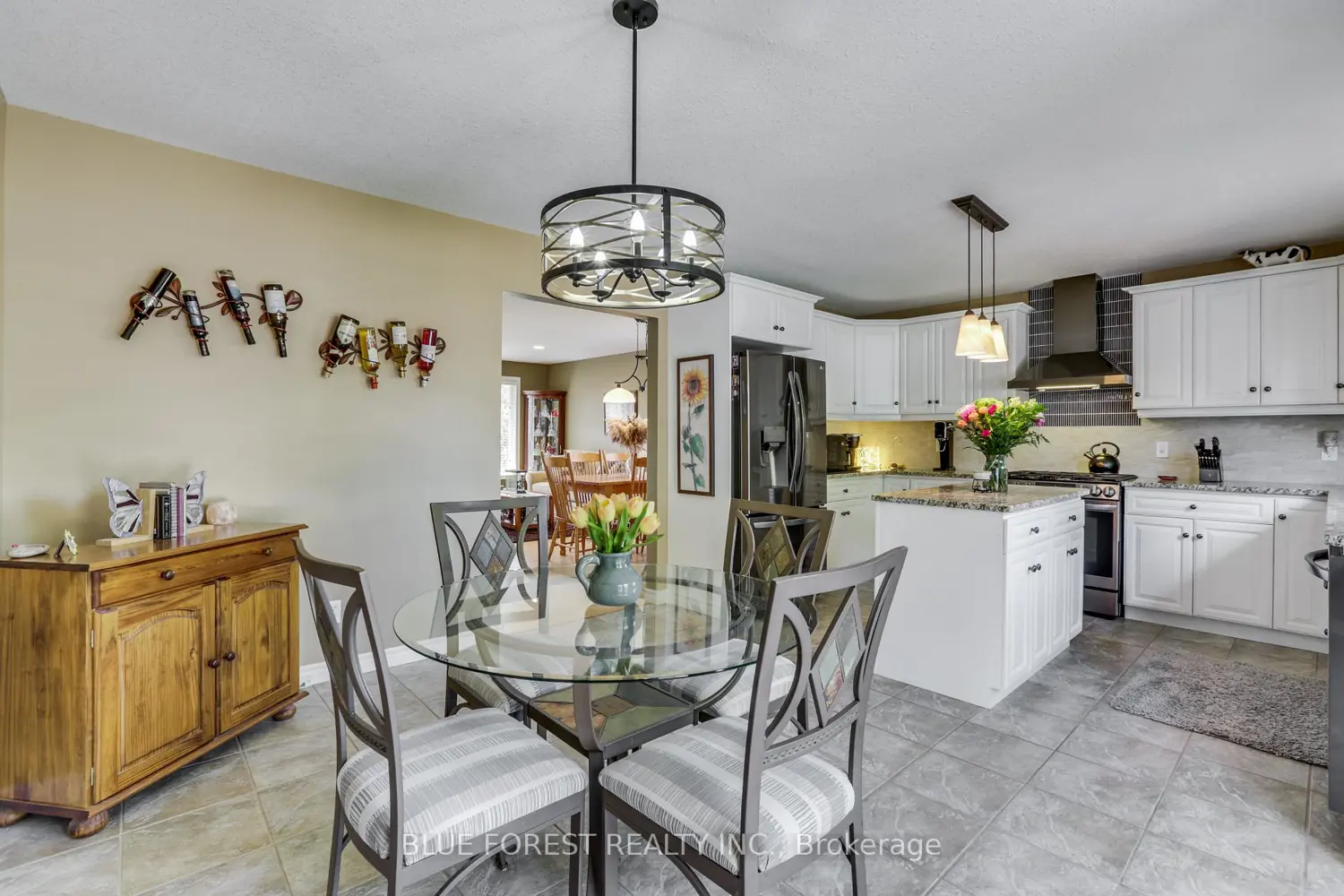 116 Woodvale Drive photo 3