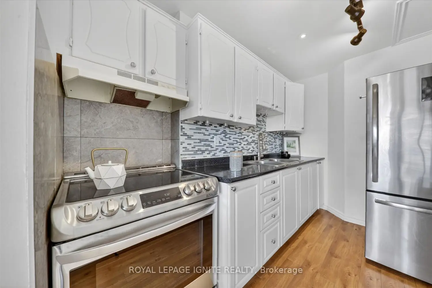 Additional image 9 of 4064 Lawrence Avenue 602