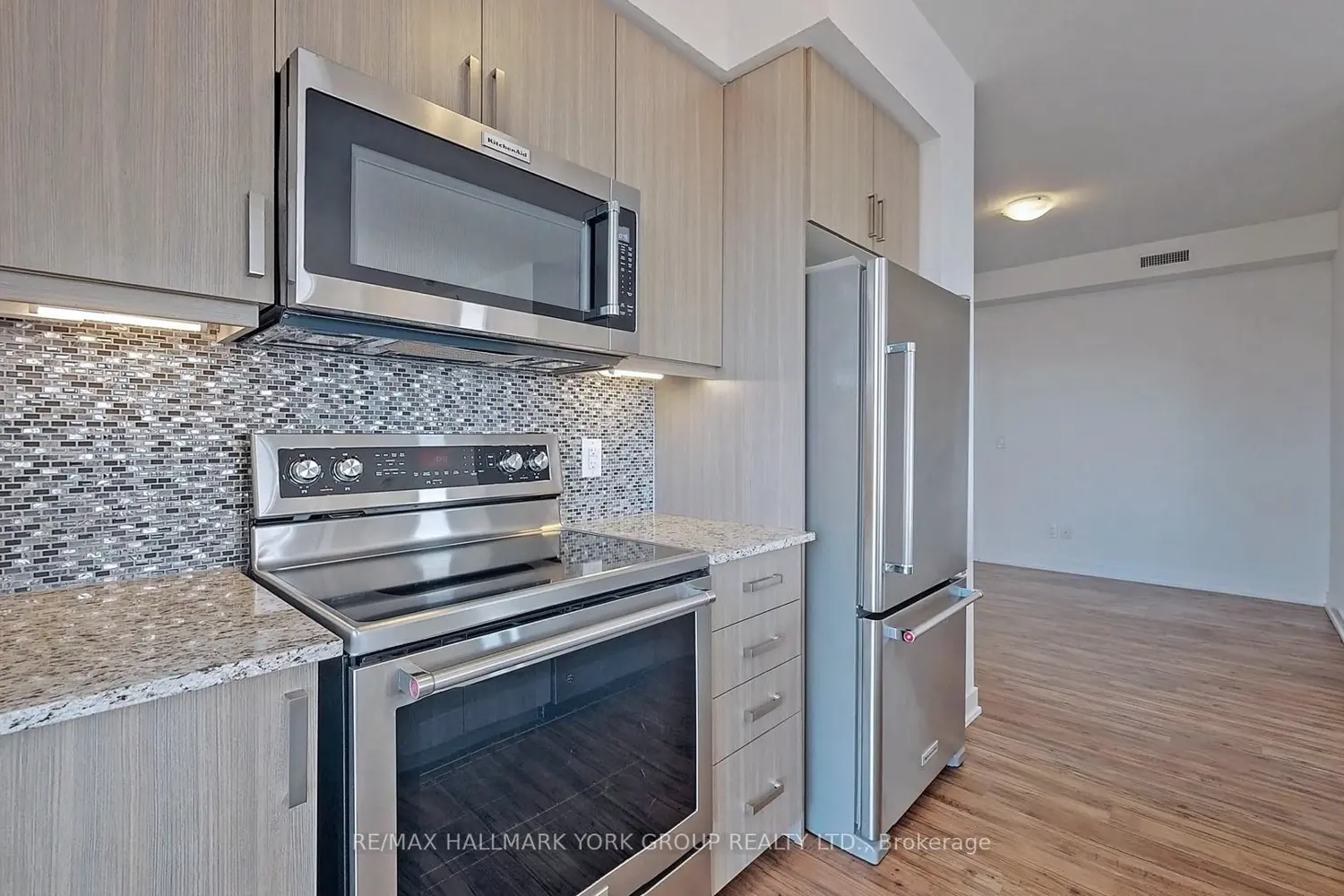 Additional image 4 of 1603 Eglinton Avenue 705