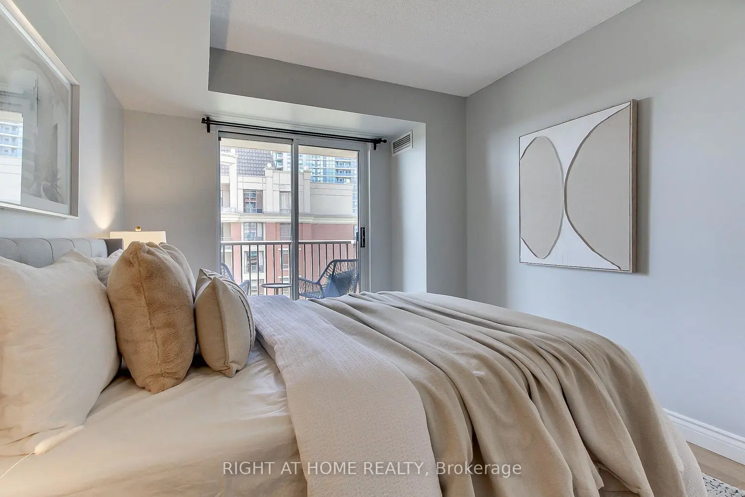 Additional image 9 of 55 Harrison Garden Boulevard 907