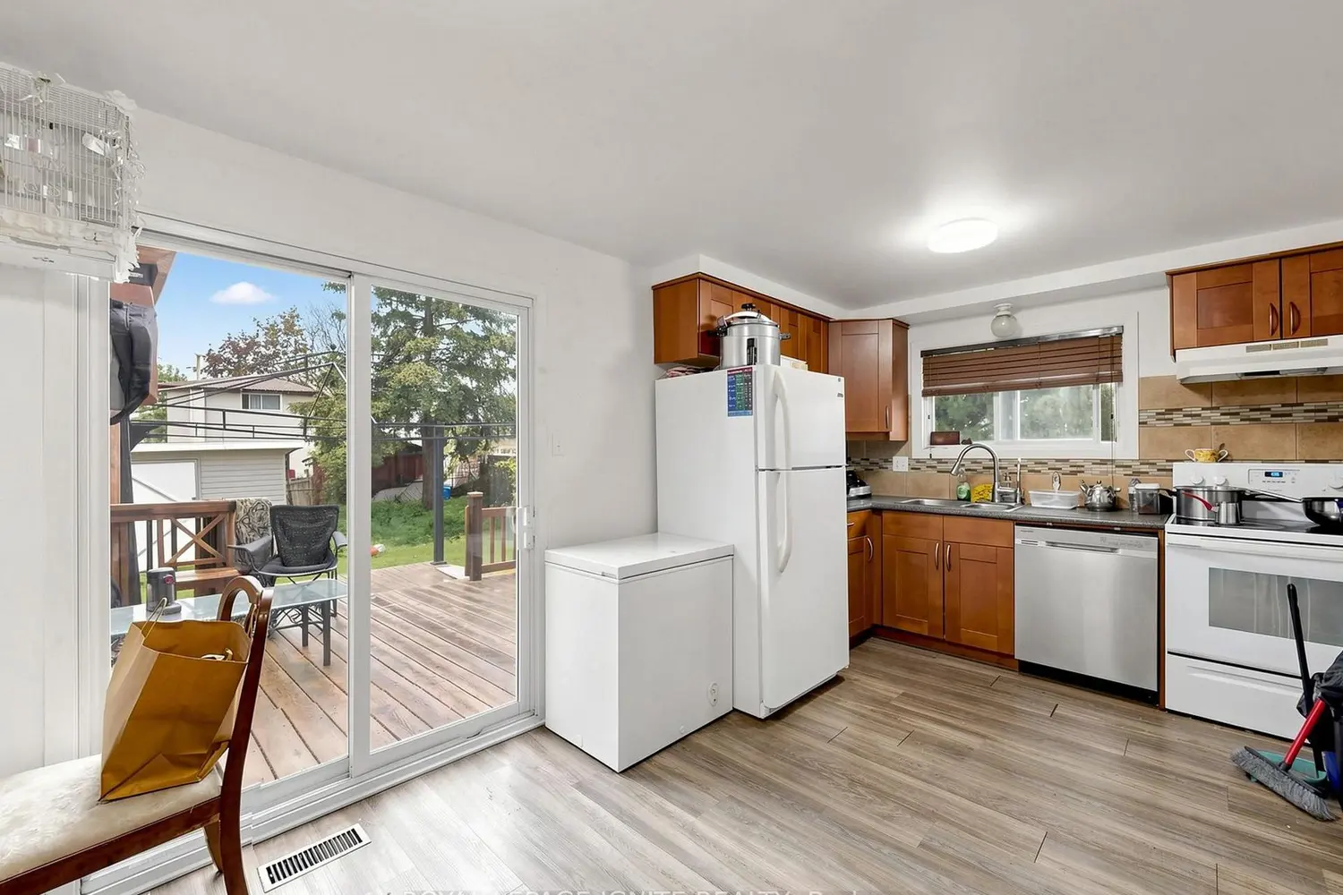 6 Upton Crescent photo 3