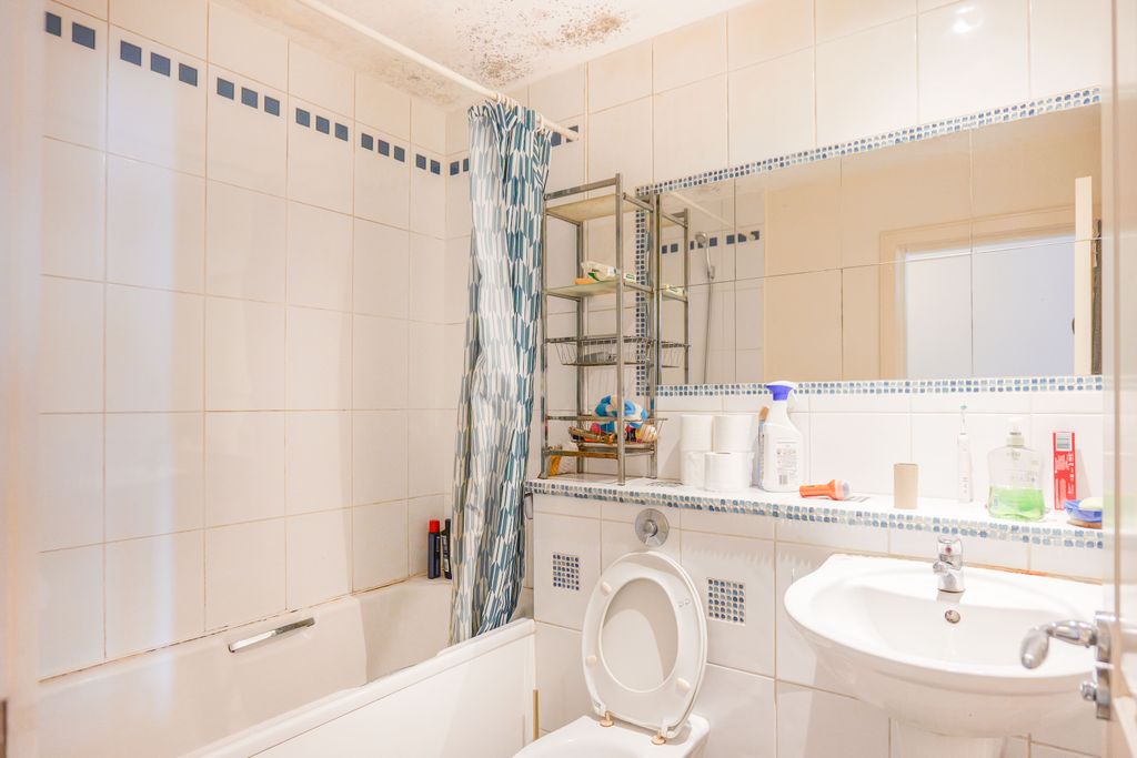Additional image 6 of 2 bed flat for saleCambridge Road, Ellesmere Port CH65