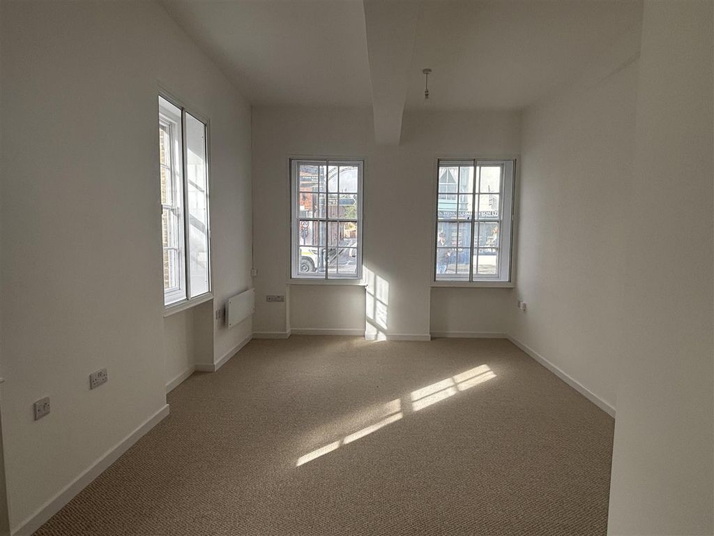 2 bed flat for saleLong Building, Devizes SN10 photo 2