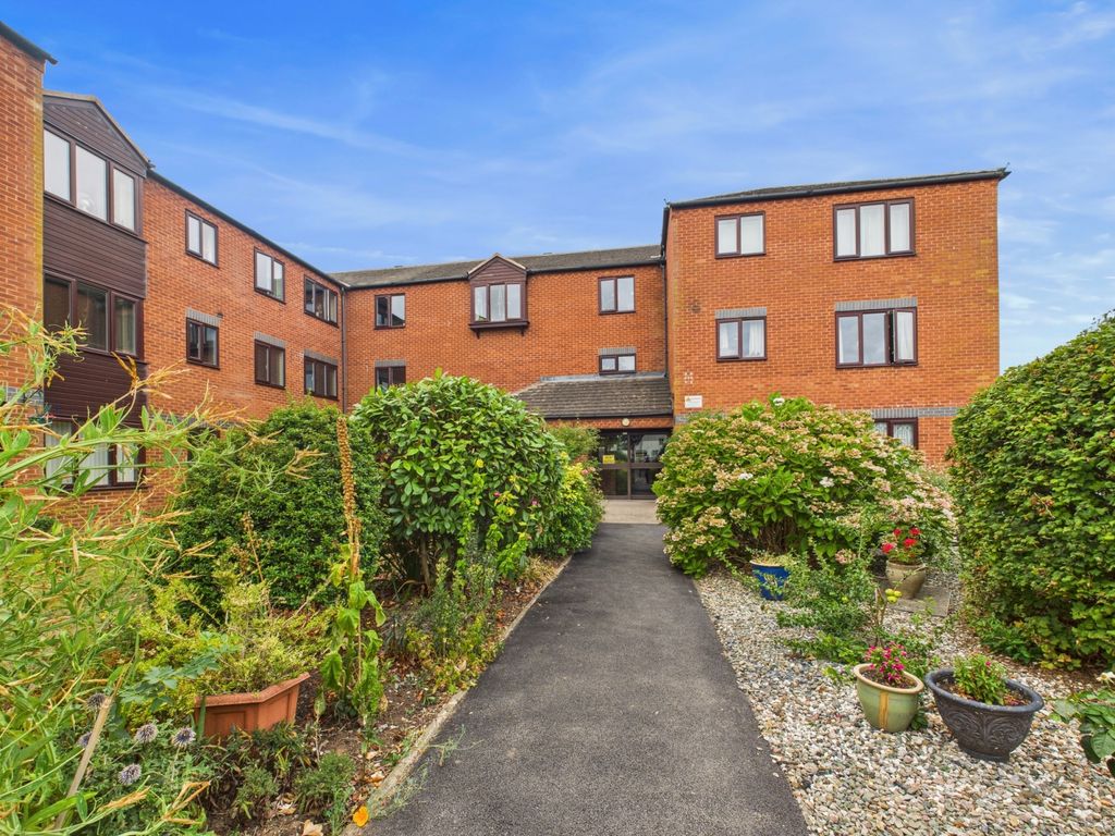 2 bed flat for saleFonteine Court, Greytree Road, Ross-On-Wye, Herefordshire HR9