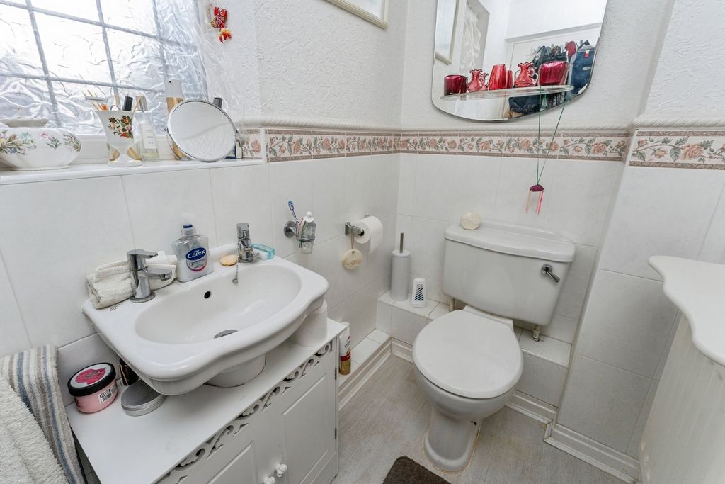 Additional image 18 of 4 bed detached house for saleManor Park Drive, Great Sutton, Ellesmere Port, Cheshire CH66