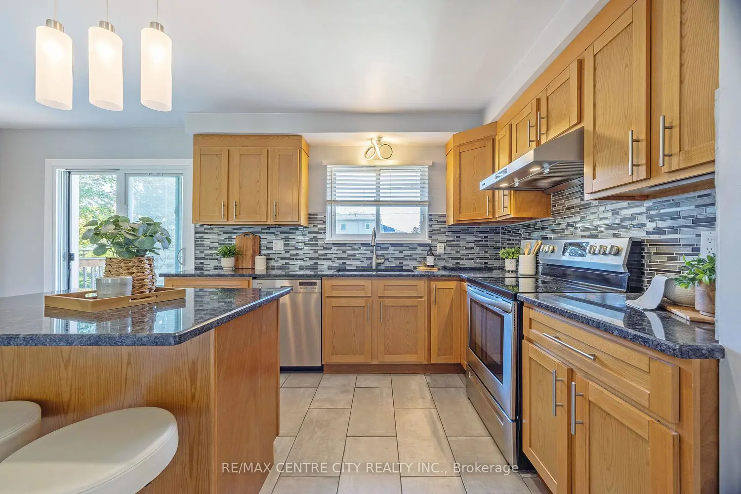 Additional image 8 of 309 Panorama Crescent