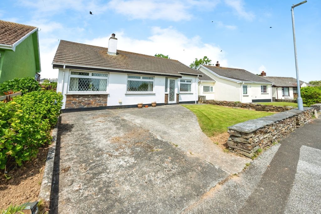 3 bed bungalow for salePenmead Road, Delabole, Cornwall PL33