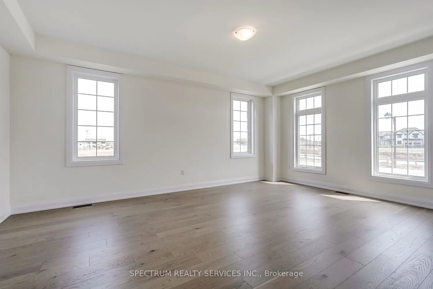74 Strickland Avenue photo 3