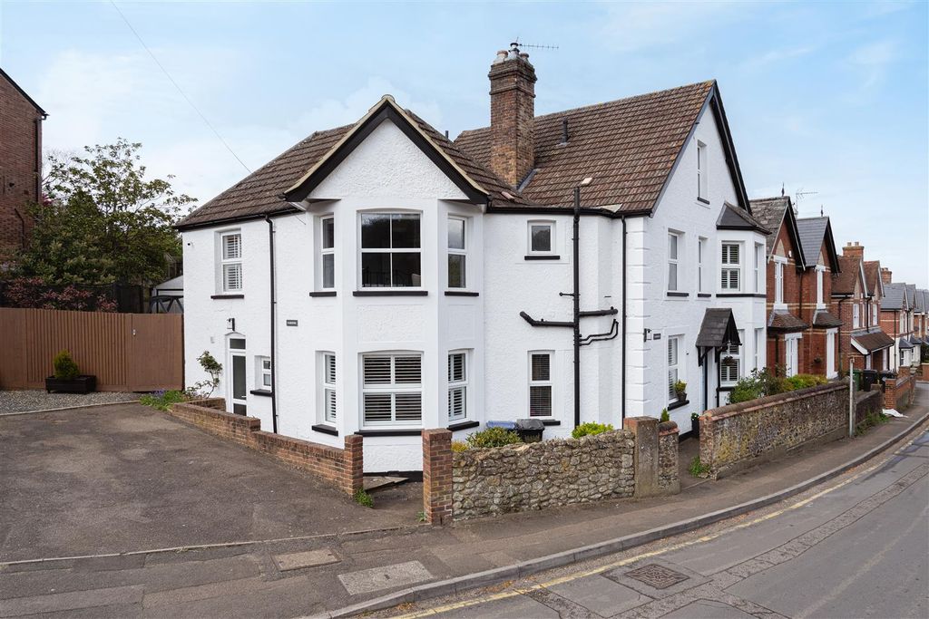 7 bed detached house for saleMoores Road, Dorking RH4