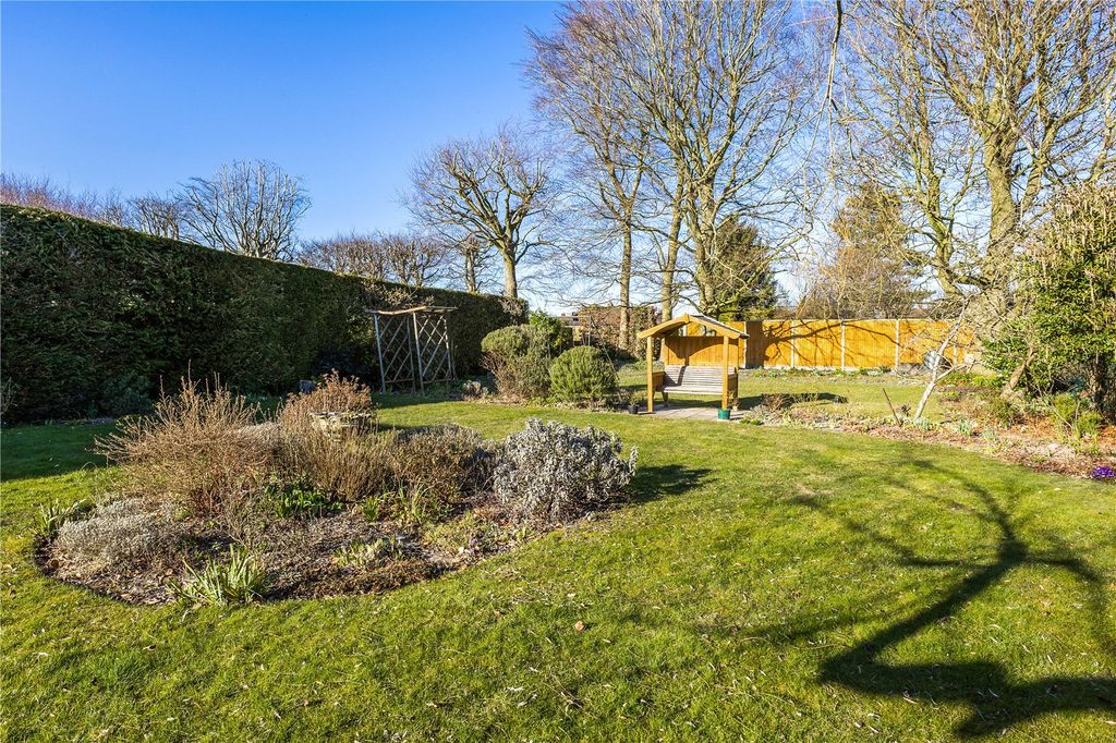 Additional image 23 of 4 bed detached house for saleThe Avenue, Dunstable, Bedfordshire LU6