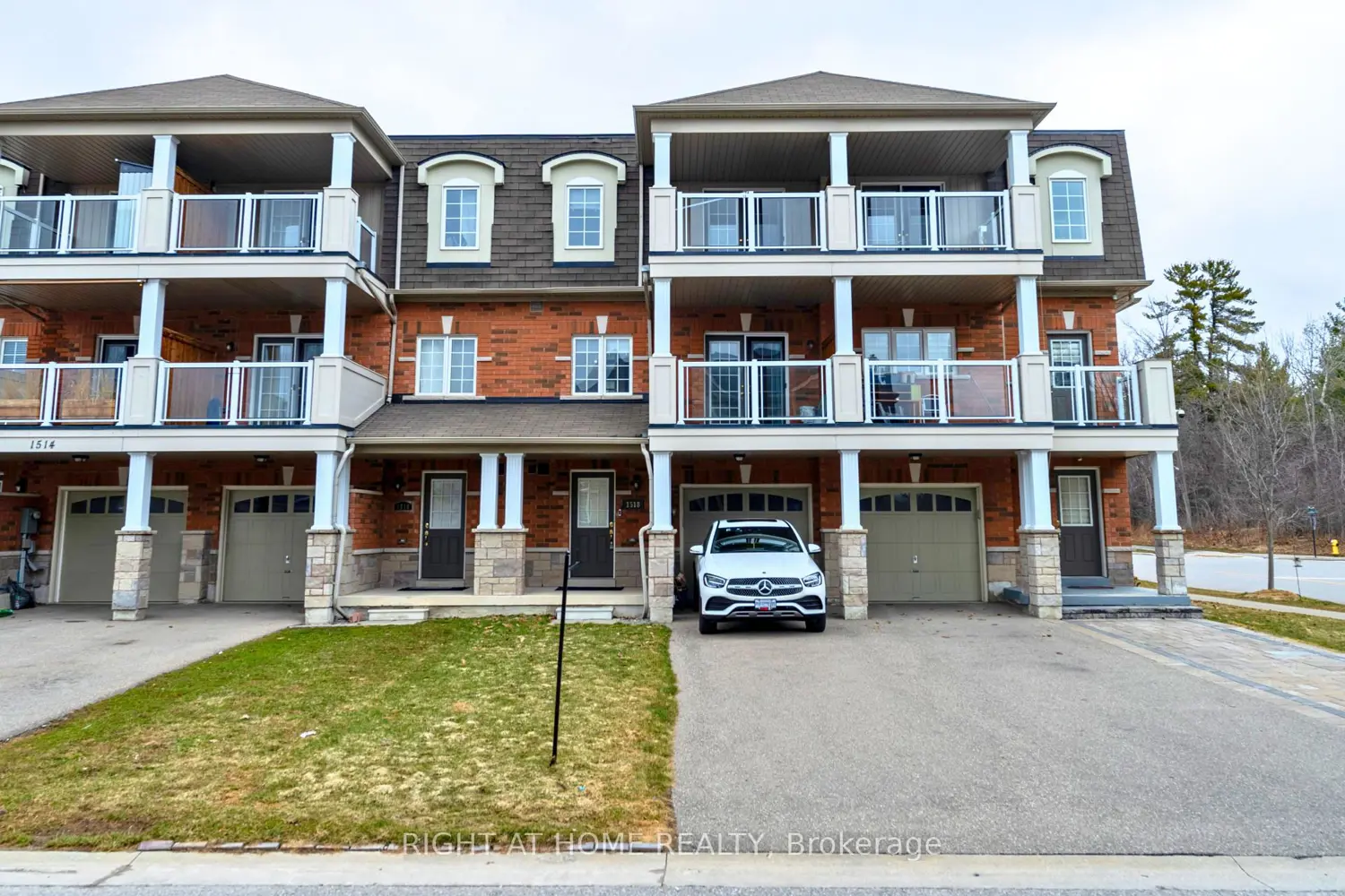 1518 Shepway Mews