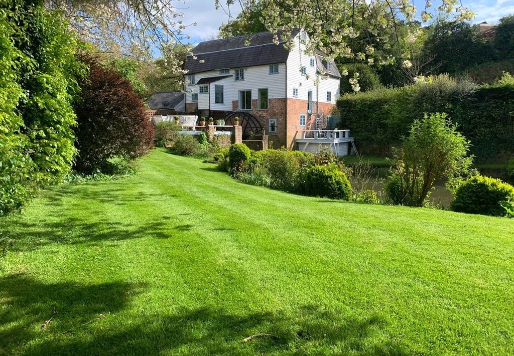 5 bed detached house for saleReigate Road, Dorking, Surrey RH4
