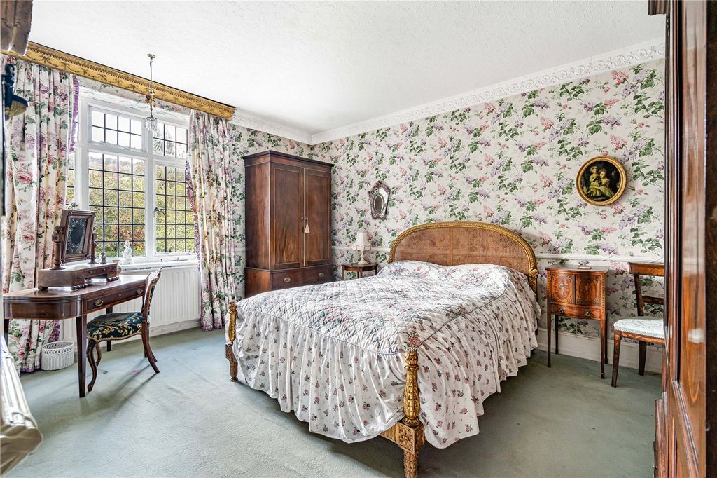 Additional image 12 of 8 bed detached house for saleOld Reigate Road, Betchworth, Surrey RH4