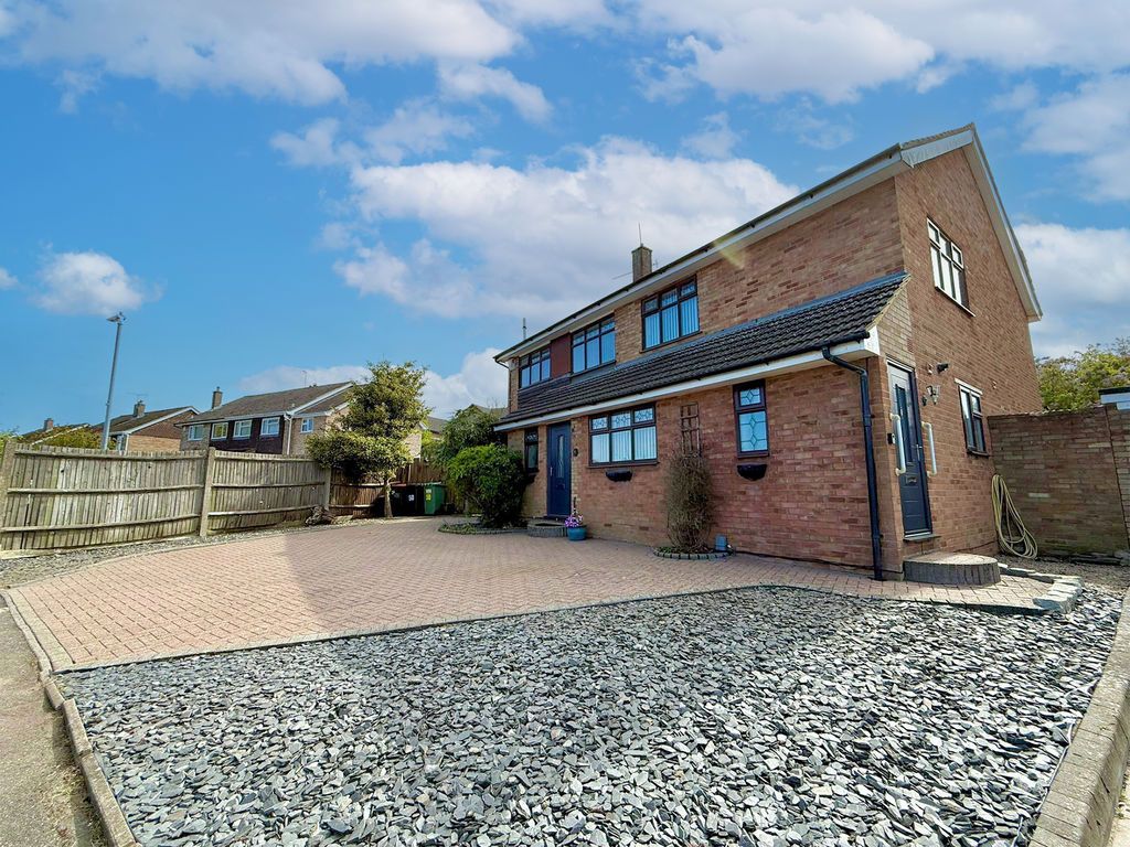 Additional image 2 of 6 bed detached house for saleLowther Road, Dunstable LU6