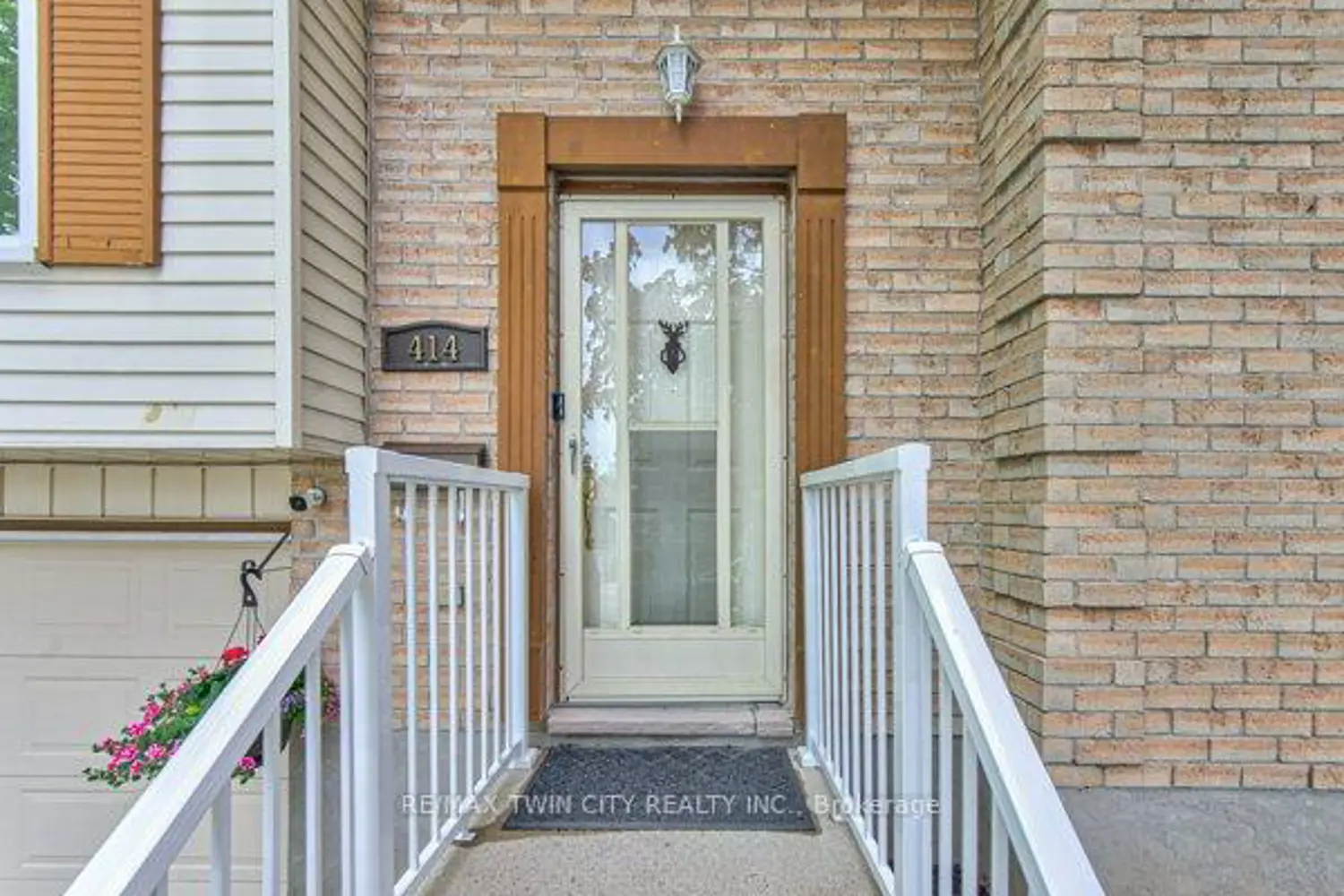 414 Woods Lane photo 4