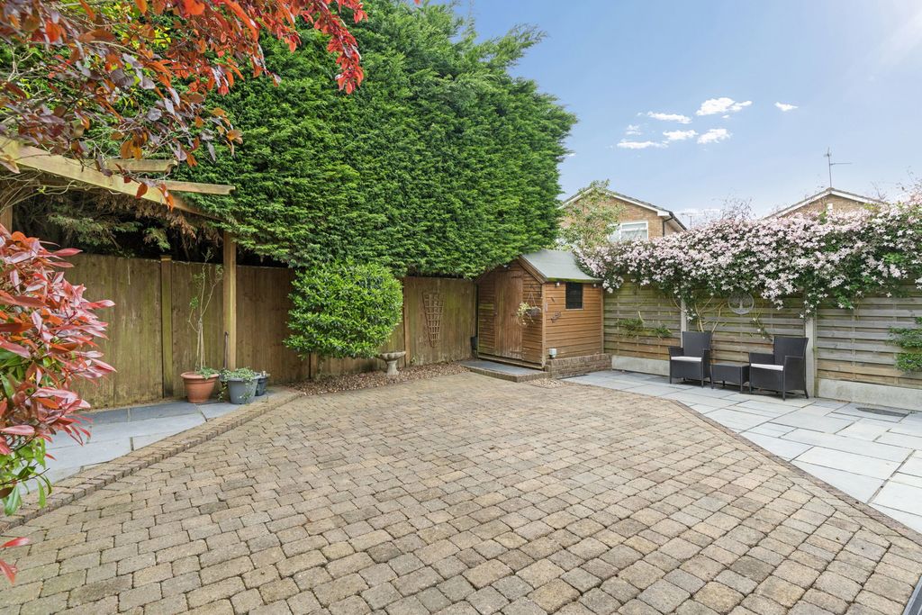 Additional image 15 of 3 bed detached house for saleSeamons Close, Dunstable LU6