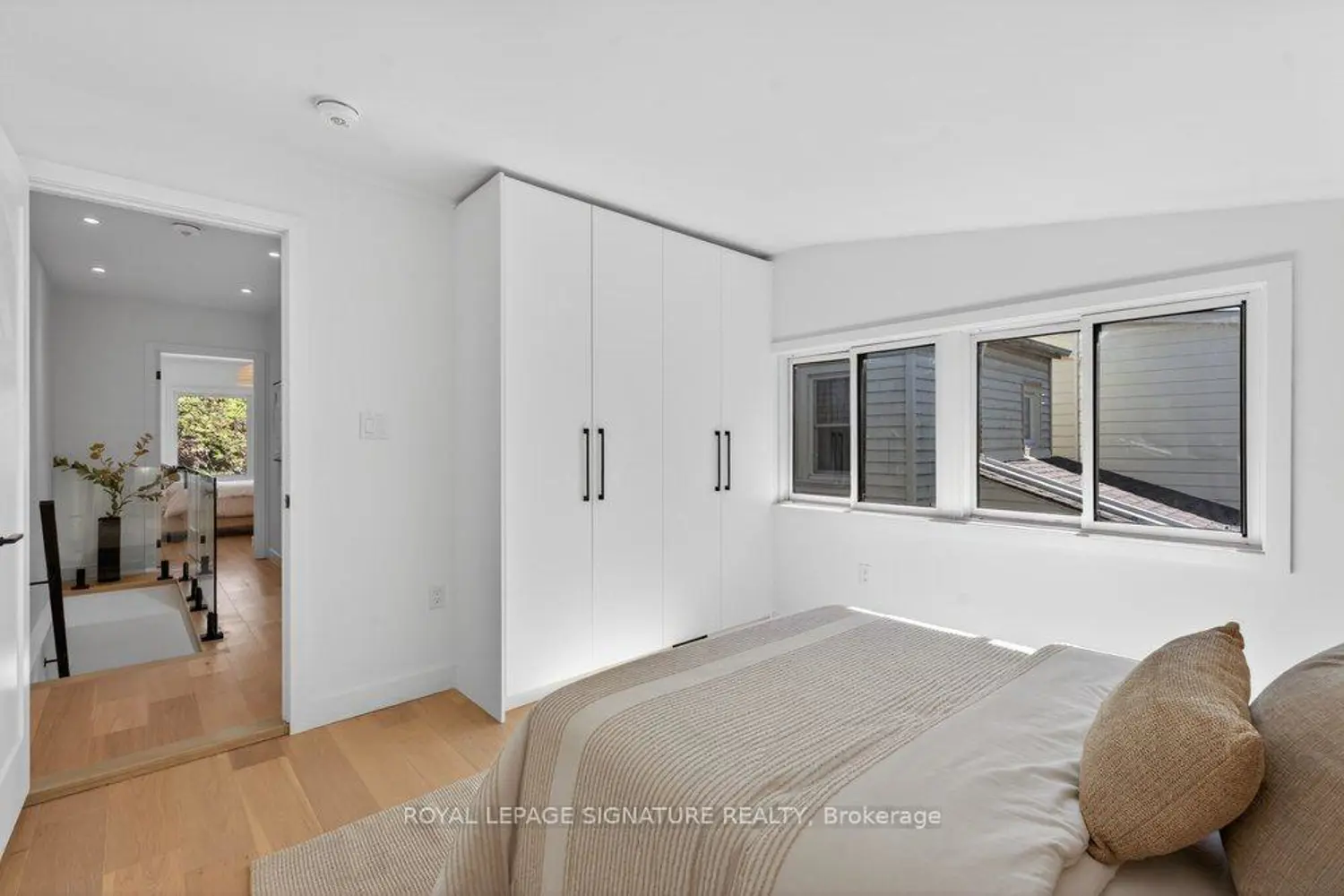 Additional image 7 of 228 Queensdale Avenue