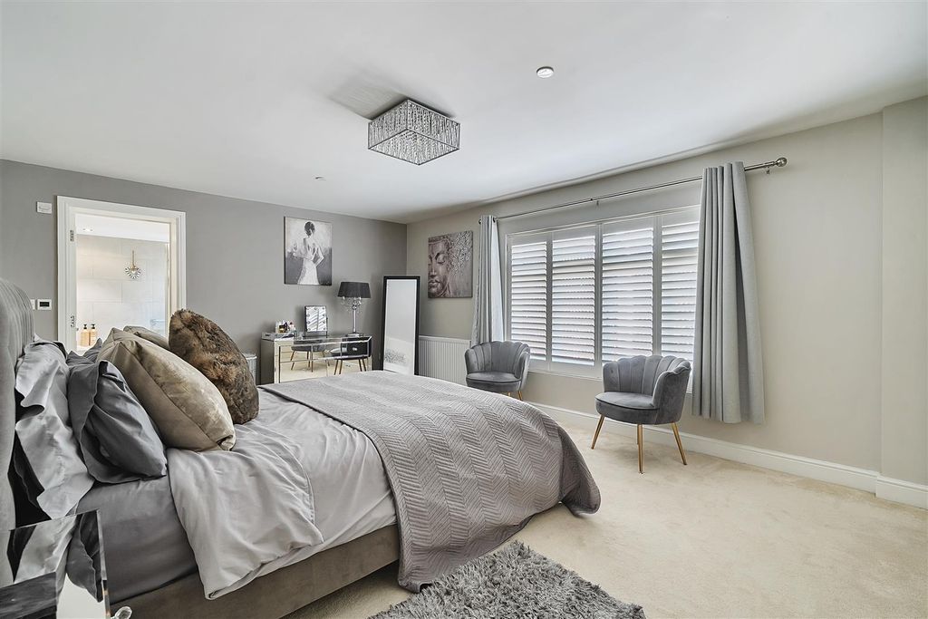 Additional image 3 of 2 bed flat for saleHigh West Street, Dorchester DT1