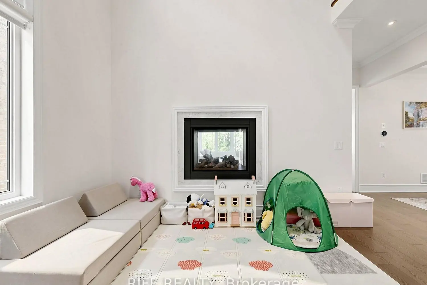 18 Rossini Drive photo 3