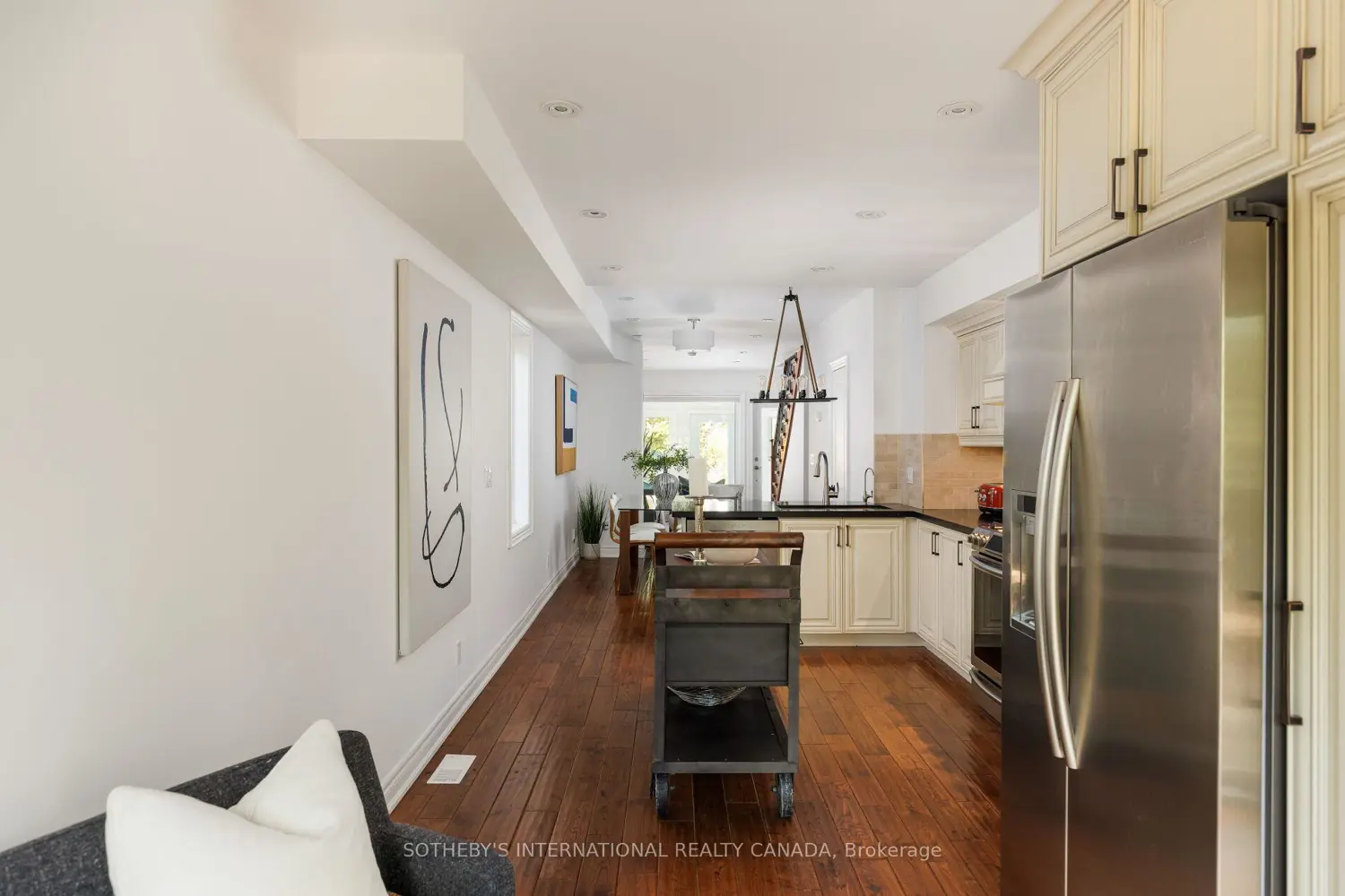 Additional image 10 of 866 1/2 Carlaw Avenue