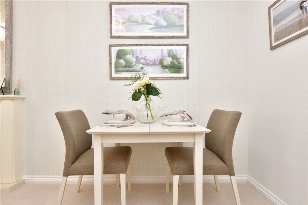 1 bed flat for saleGarland Road, East Grinstead, West Sussex RH19