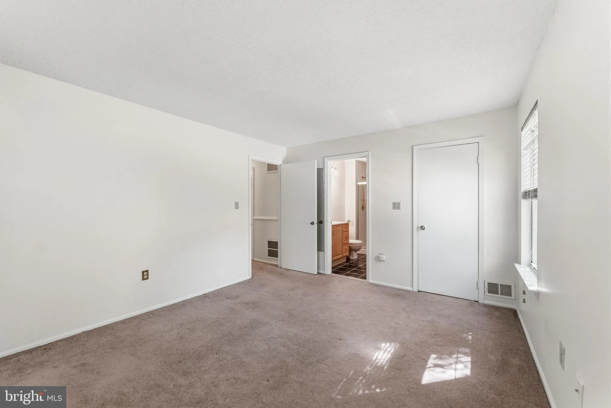 Additional image 37 of 96 Willow Ct, Hamilton, NJ 08619