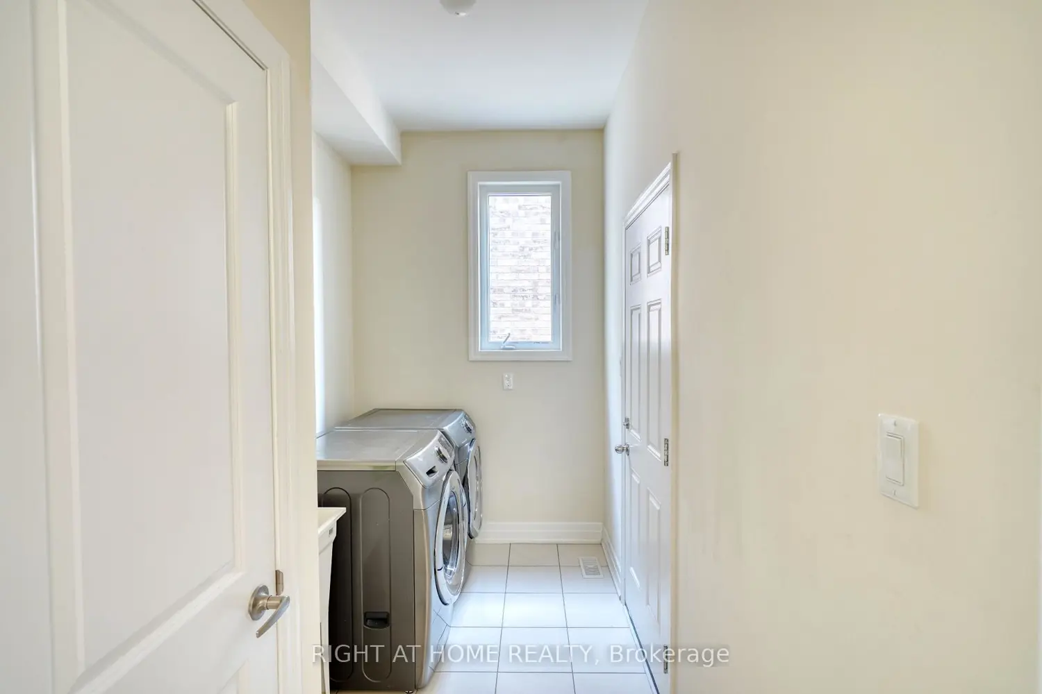17 Mercury Avenue photo 3
