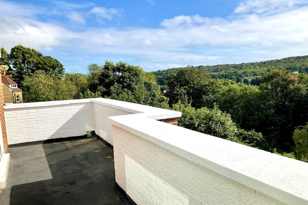Additional image 4 of 2 bed flat for saleRedlands Court, London Road, River, Dover CT17