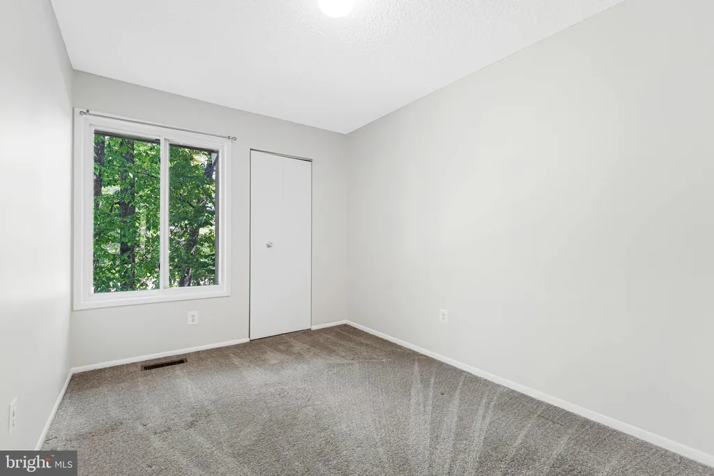 2202 Southgate Square, Reston, VA 20191 photo 4