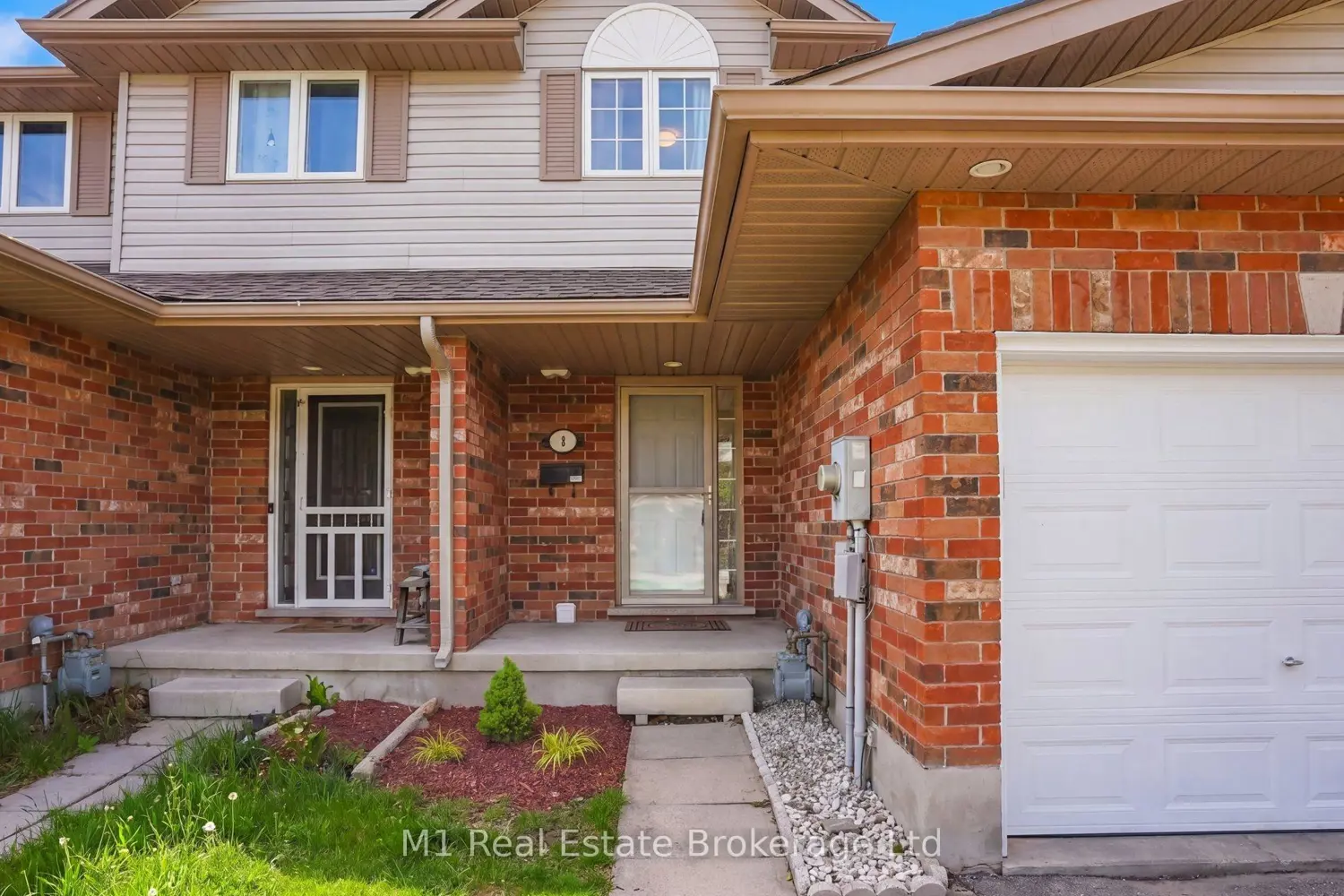 8 Ralston Drive photo 2