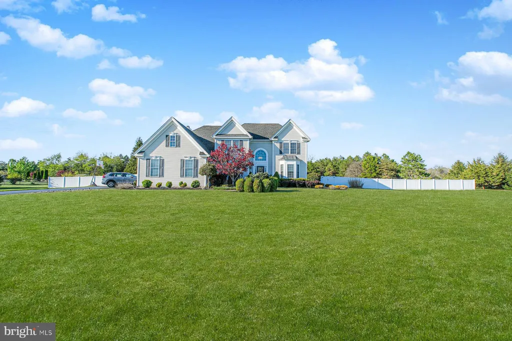 43 Oxford Circle, Southampton, NJ 08088