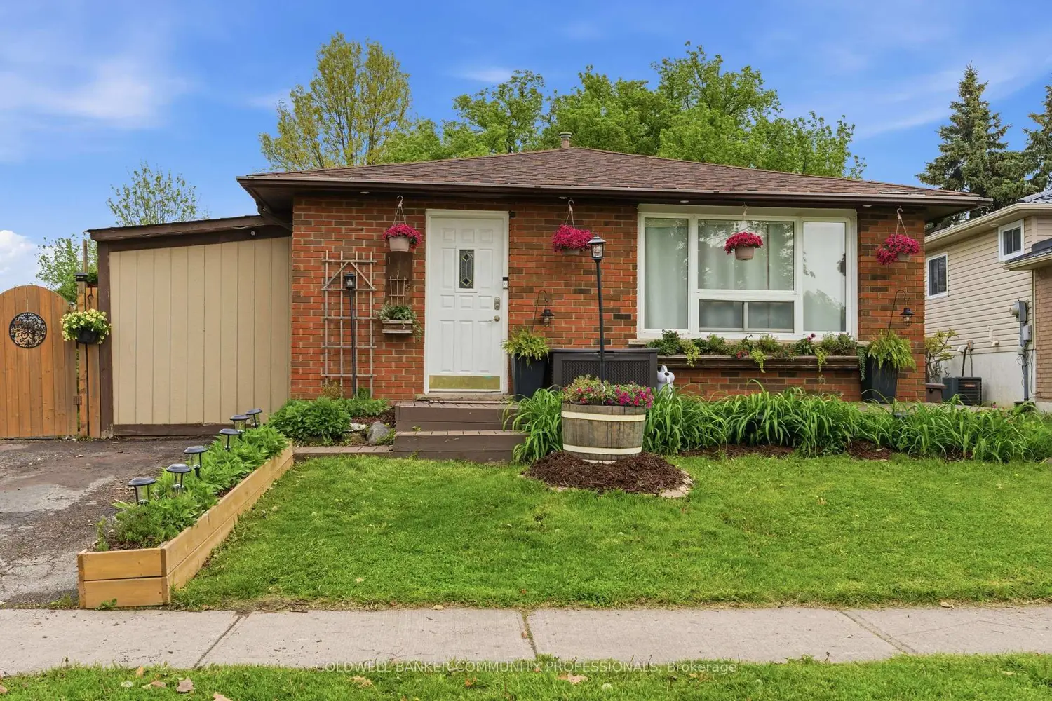 115 Gordon Drummond Avenue