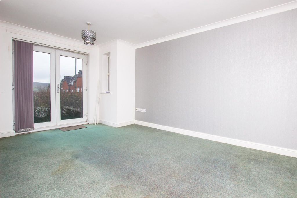 2 bed flat for saleMarsh House Lane, Darwen BB3 photo 5