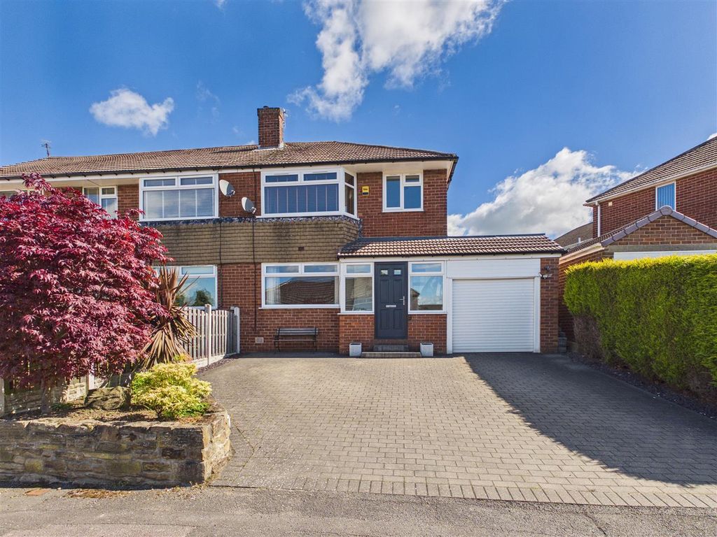 3 bed semi-detached house for saleSalisbury Avenue, Dronfield S18