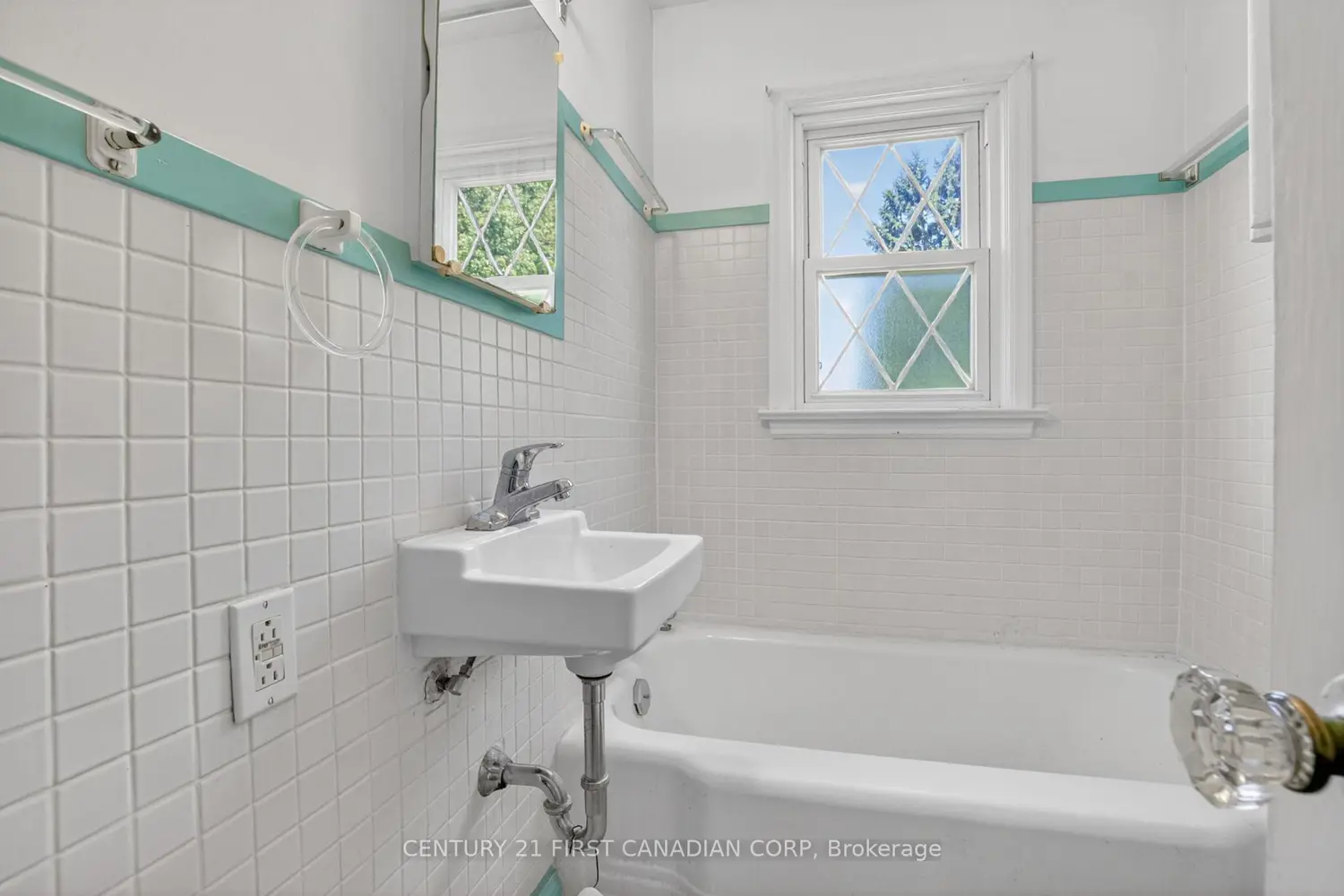 Additional image 6 of 261 Short Avenue