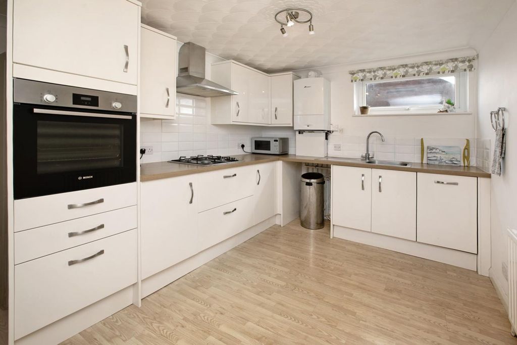 Additional image 2 of 3 bed flat for salePlantation Terrace, Dawlish EX7