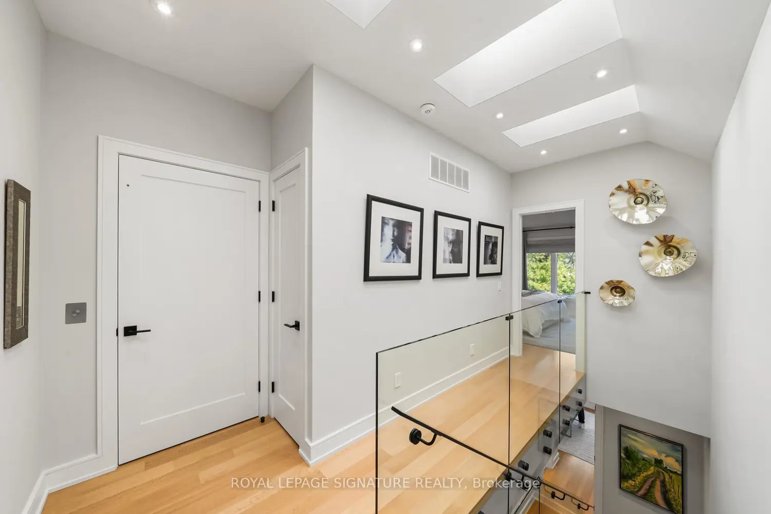 Additional image 9 of 588 Woburn Avenue