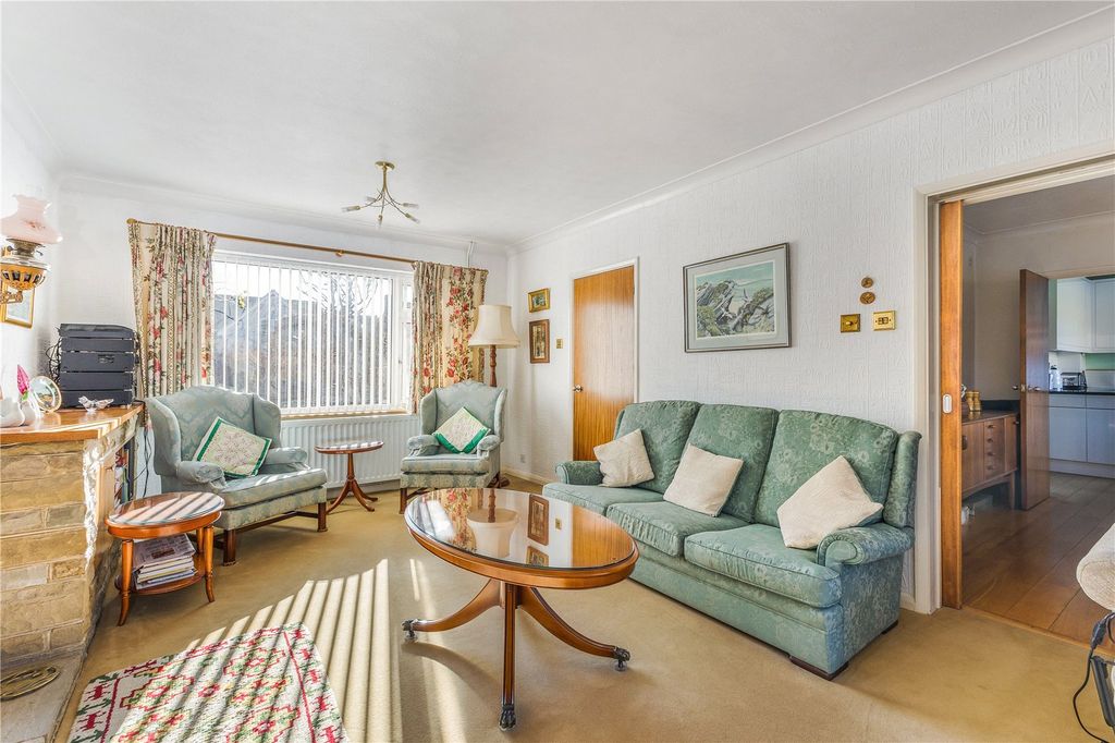 Additional image 5 of 4 bed detached house for saleThe Avenue, Dunstable, Bedfordshire LU6